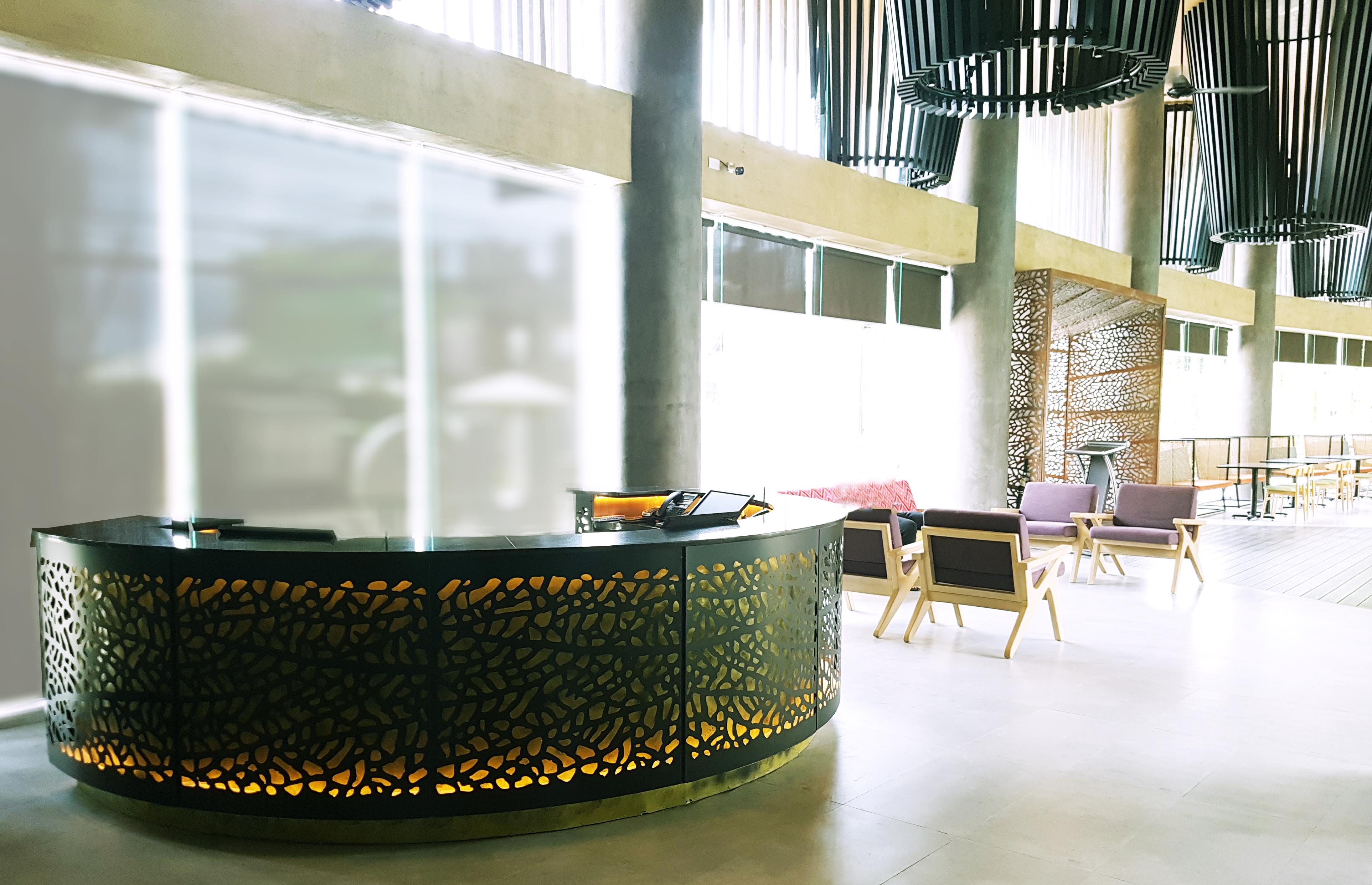 Hotel Hue And Boracay Managed By Hii 4*