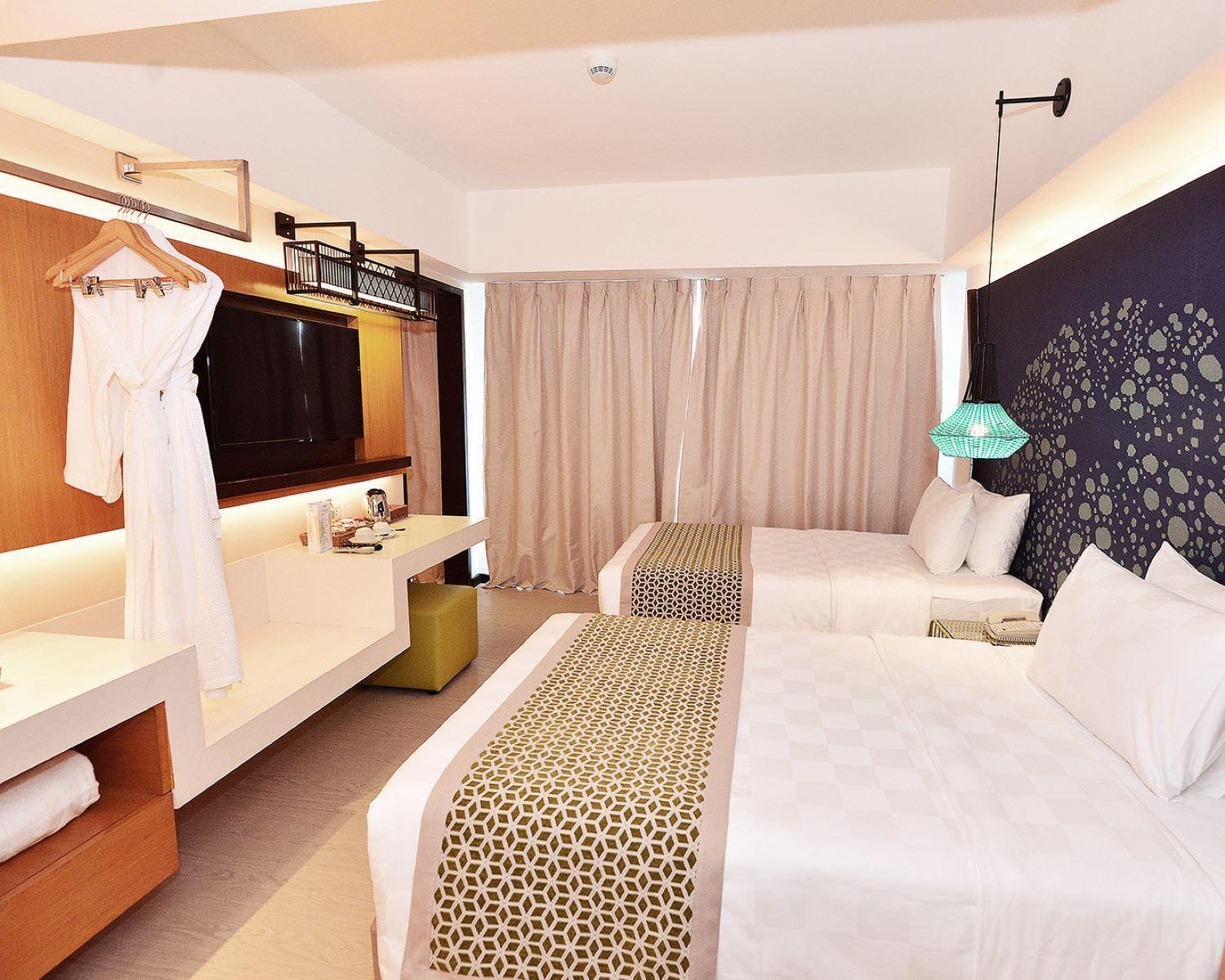 Hue And Boracay Managed By Hii Hotel 4*