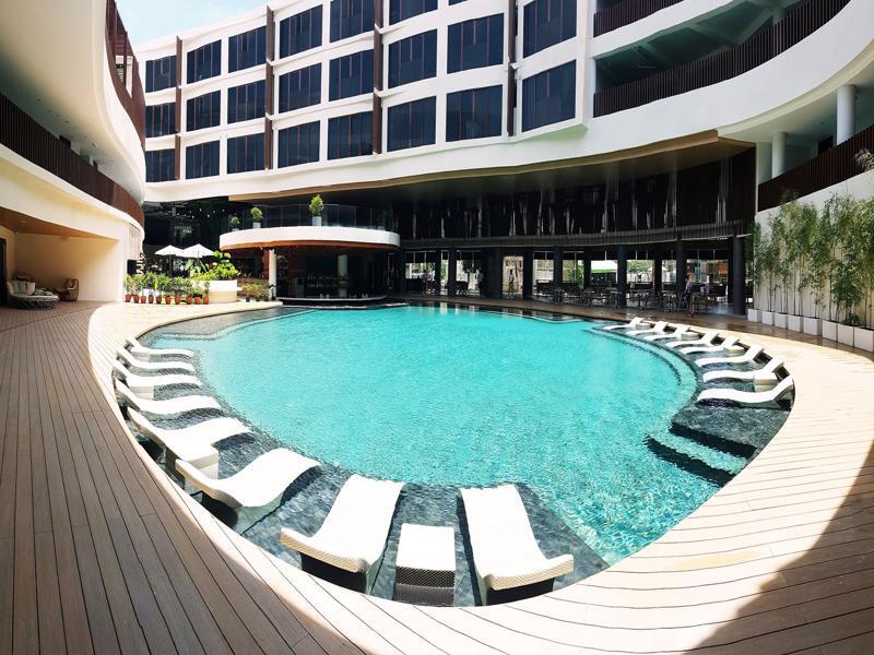 Hue And Boracay Managed By Hii Hotel 4*